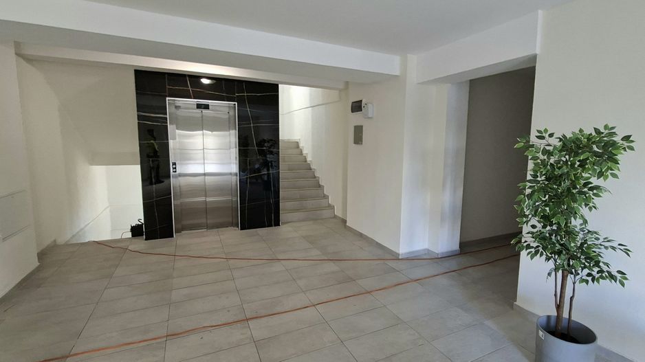 Apartament cu 2 camere si loc de parcare subteran - Poză 18