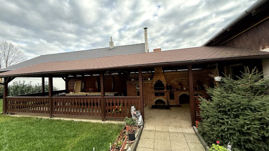 Proprietate impresionanta de vanzare cu mult teren in Santandrei - Poză 4