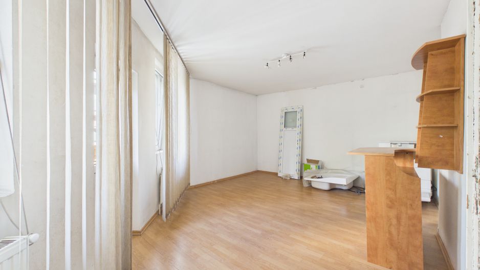 Casa cu 8 camere de vanzare | rezidential si comercial | Nerva Traian - Poză 21