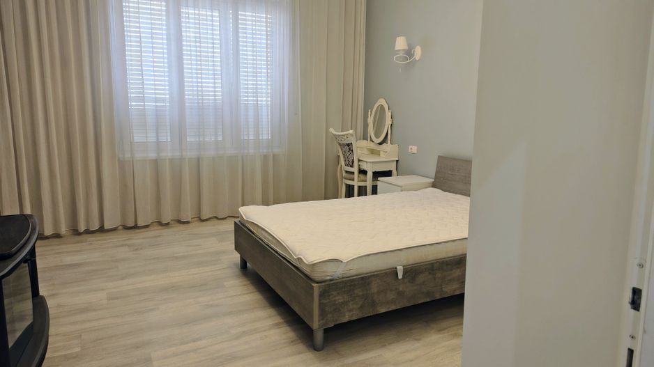 Apartament 3 camere la casa ,ultracentral, 550 E neg. Comision 50% - Poză 4