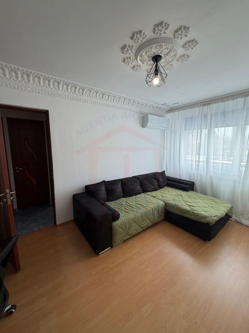 Vanzare apartament cu 4 camere in Micro 39b( k-uri), etaj 1, - Poză 16