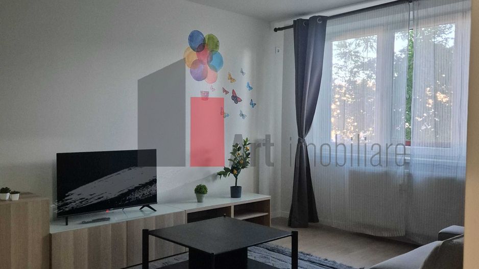 Inchiriez apartament 4 camere, complet renovat, - Poză 2