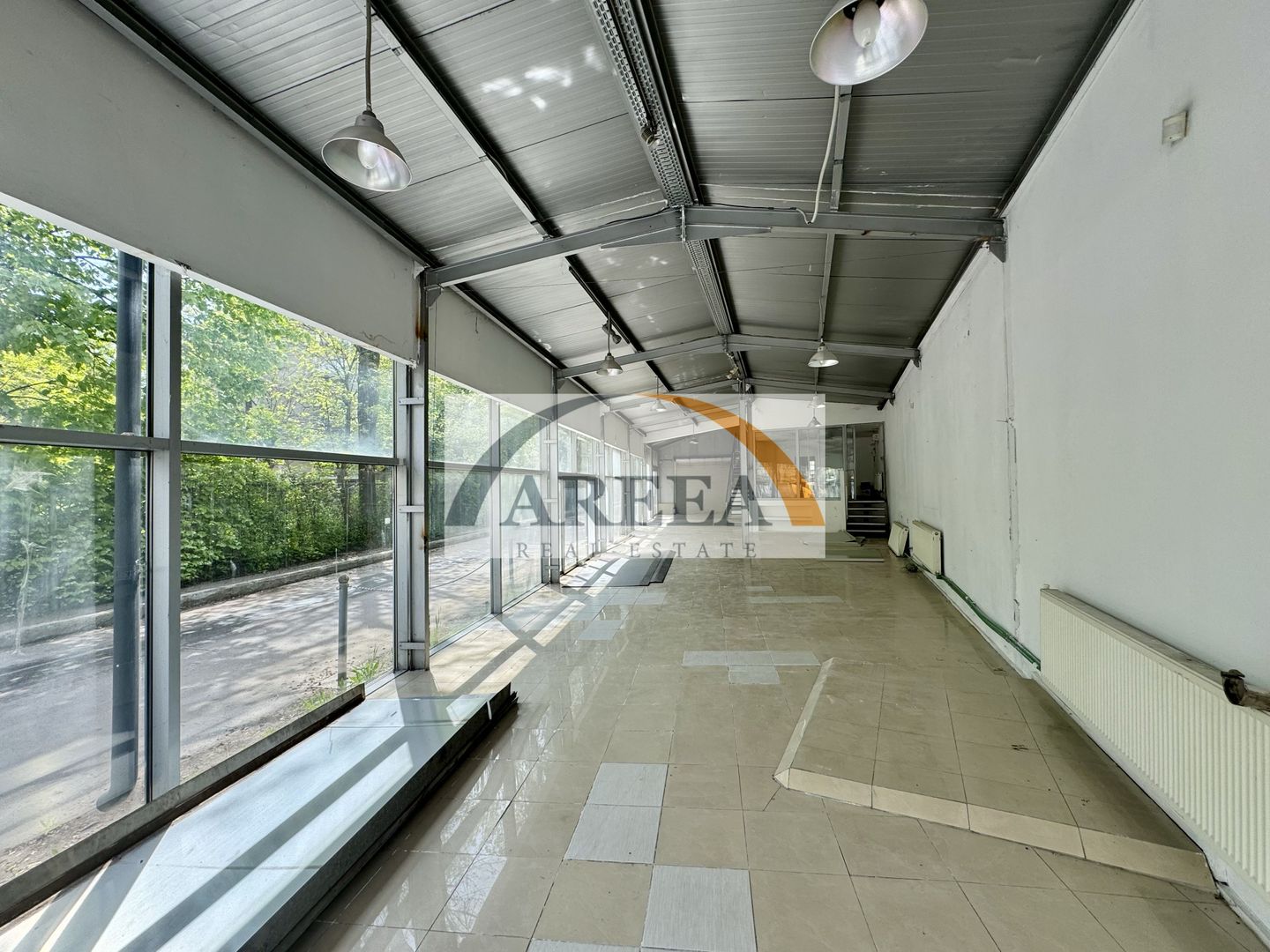 OPORTUNITATE BUSINESS - de inchiriat showroom si hale - Sos Giurgiului - Poză 1