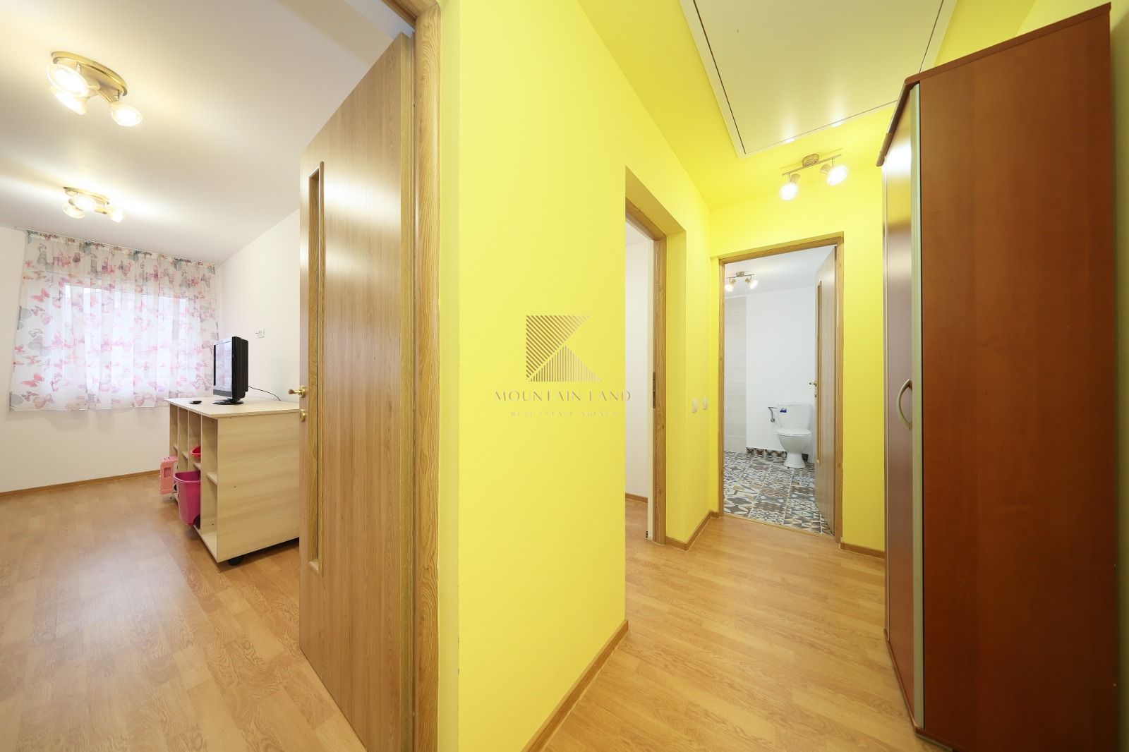 Proprietate mixtă cu spațiu comercial și locuință, Cristian - Poză 7