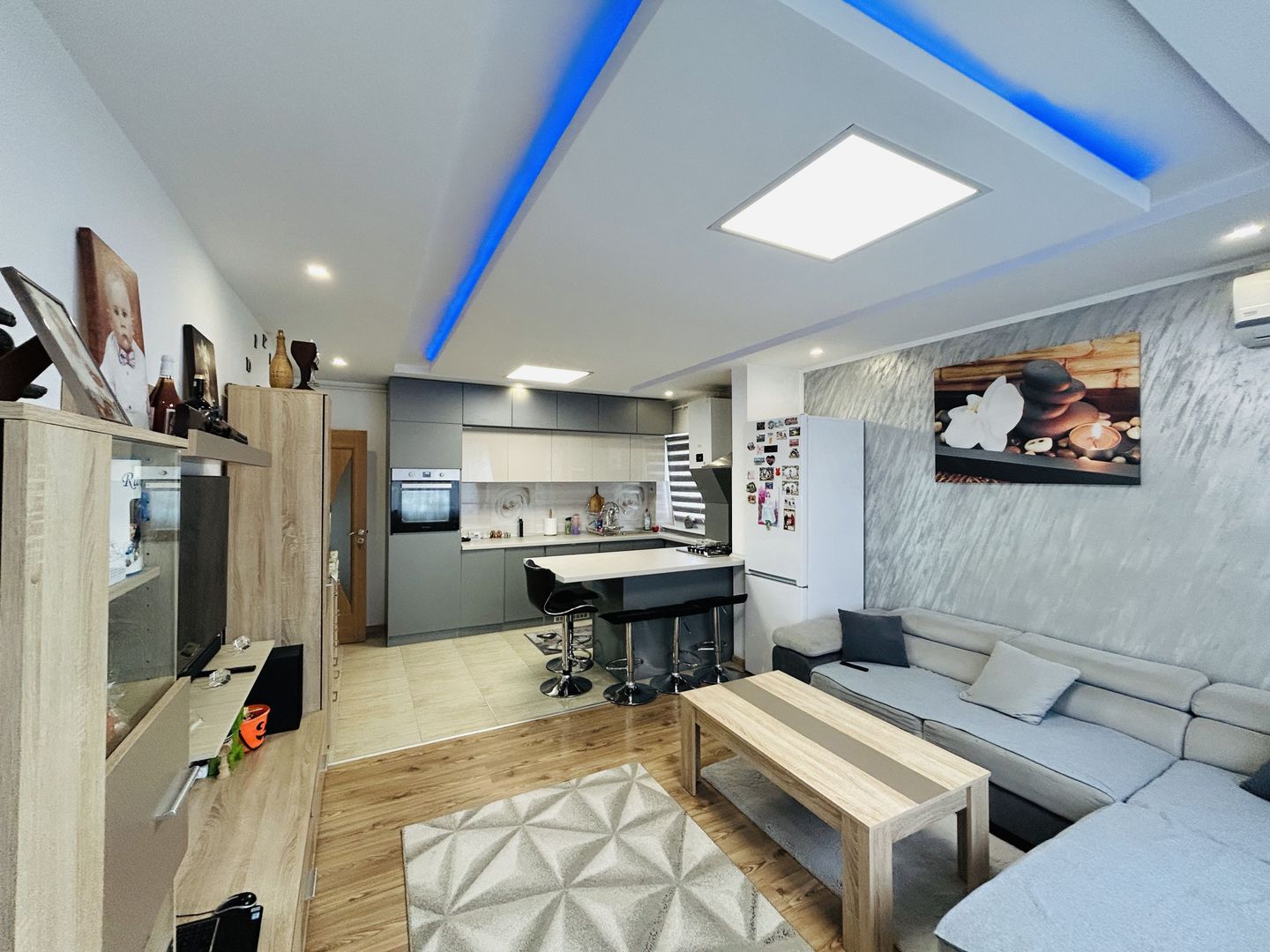 Apartament mobilat, cu 3 camere, 2 balcoane, 2 parcari - Selimbar - Poză 9