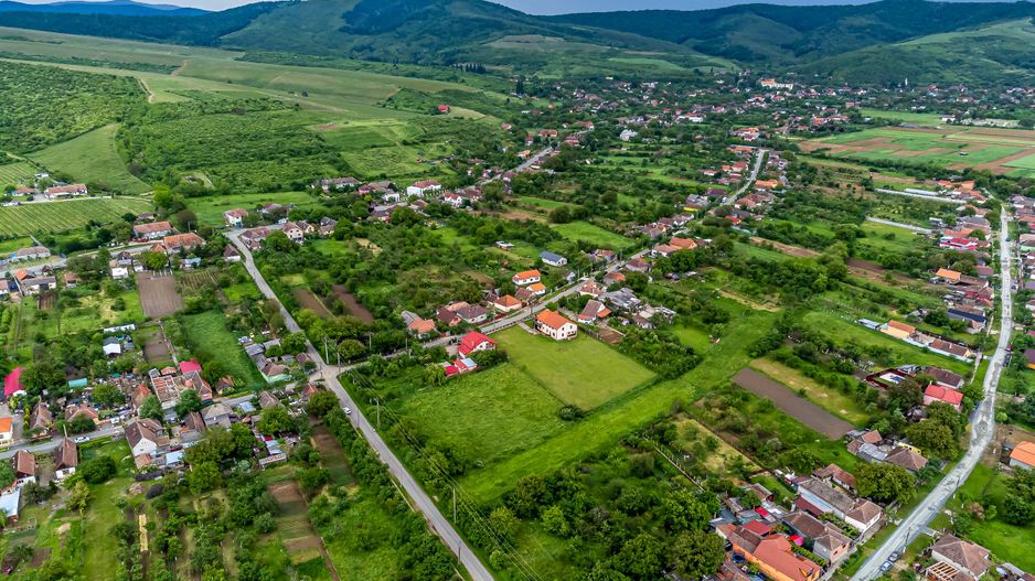 Teren intravilan de vânzare 1921 mp în Ghioroc - Poză 6