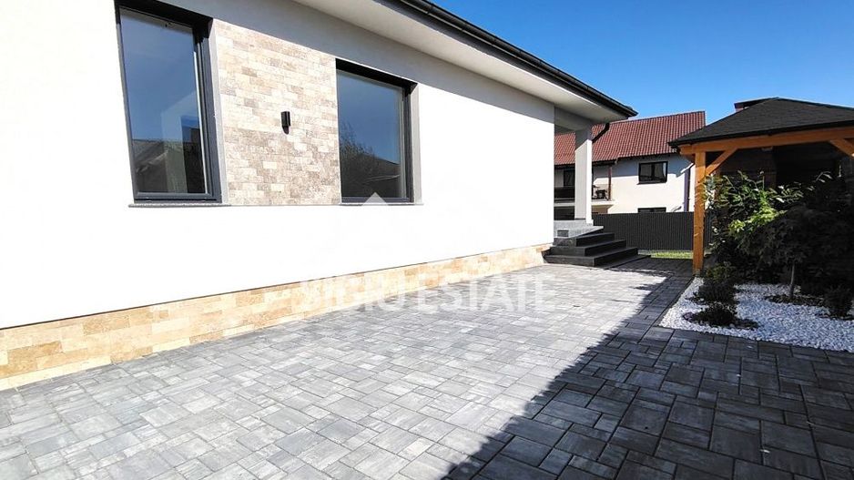 Casa cu garaj si pivnita, in Selimbar, SIbiu - Poză 9