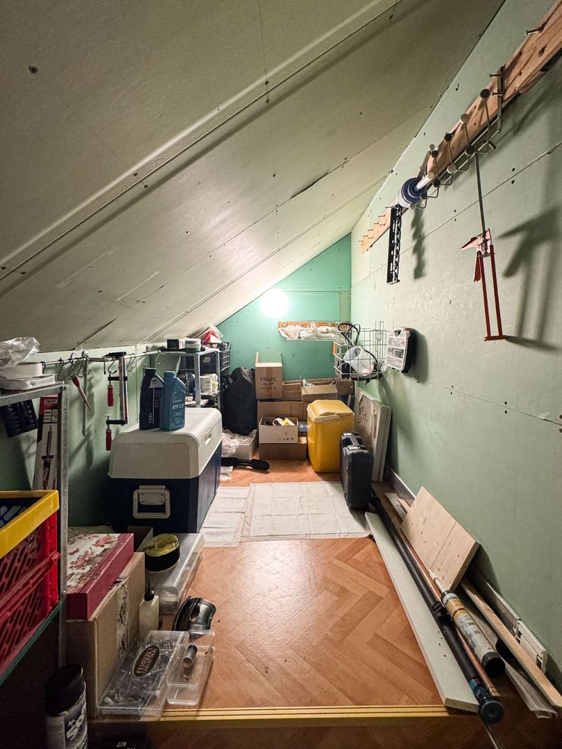 Apartament 2 camere - Domenii, etaj 2/2, centrala noua, curte, boxă, pod. - Poză 23