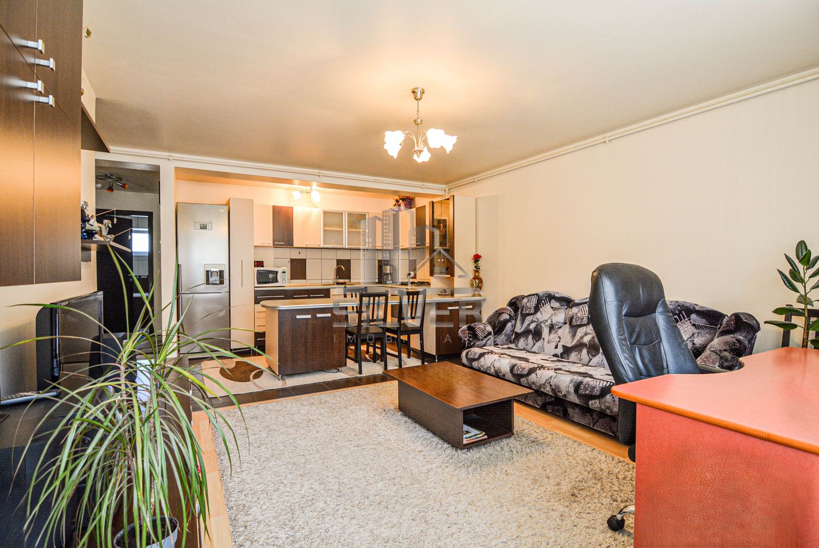 Apartament cu 3 camere + loc de parcare in Floresti, zona Teilor - Poză 2