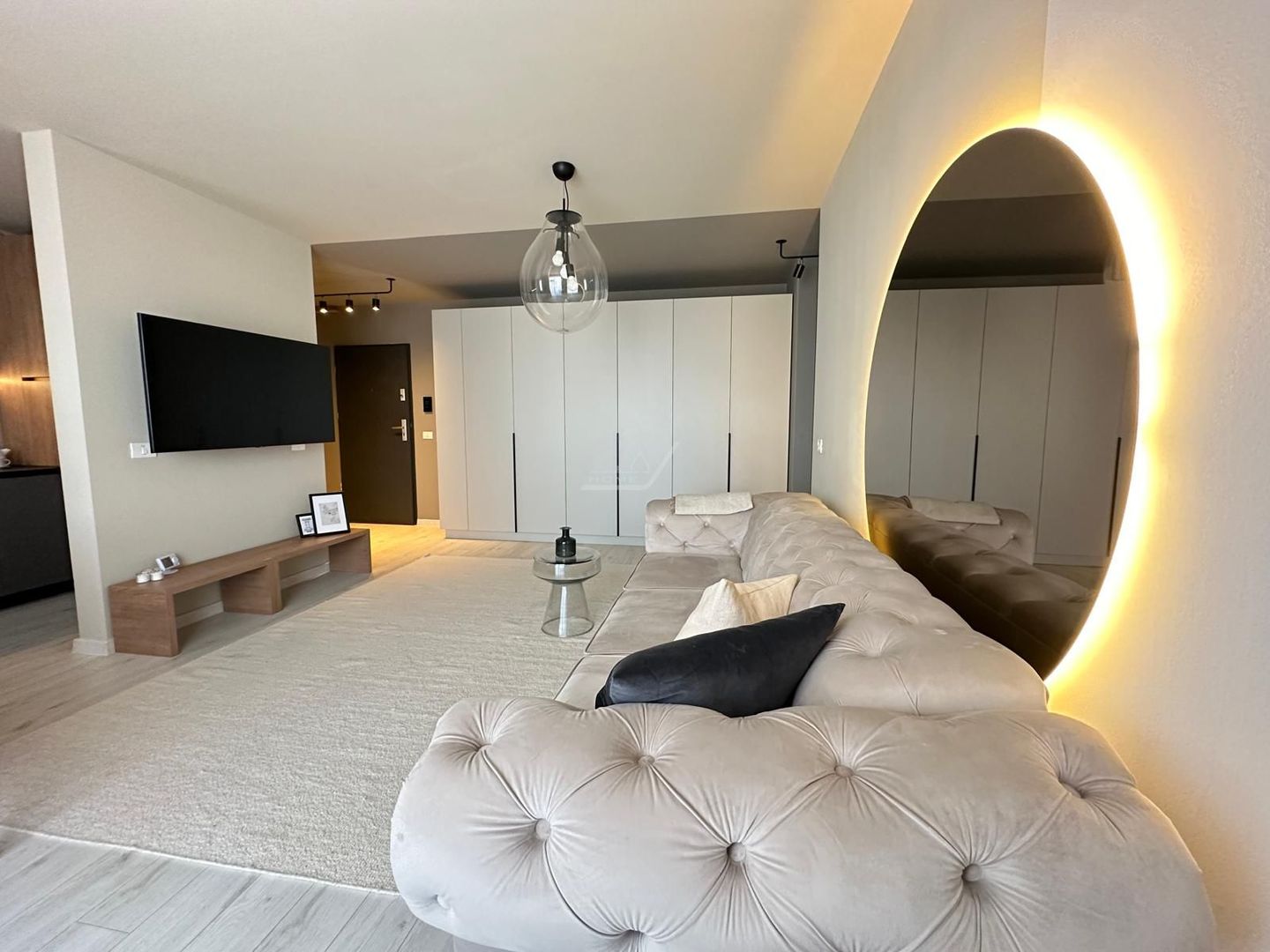 Mobilat si utilat. Loc parcare. - Poză 2