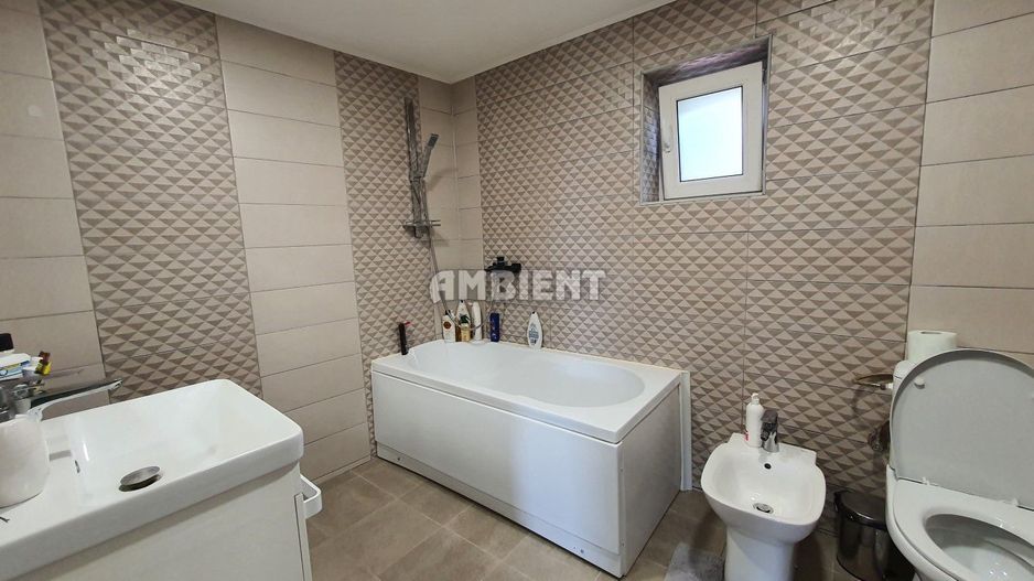 CASĂ INDIVIDUALĂ cu teren 411 mp, zona GURA BUSTEI; - Poză 3