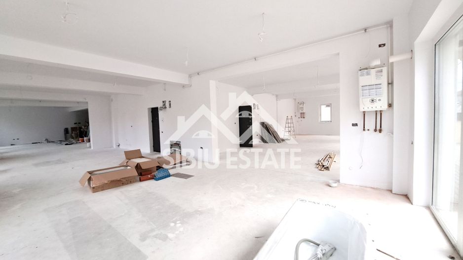 Spatiu comercial 190 mp vitrine la strada, dublu acces, parcari - Poză 7