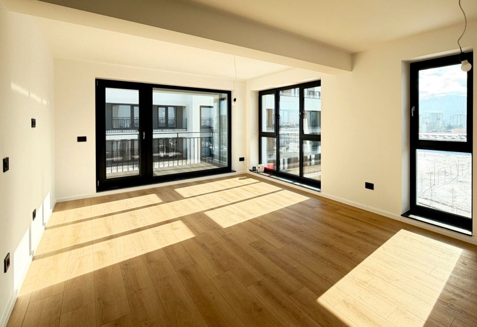 Kasper vânzare apartament de lux 2 camere nelocuit vedere libera spre Tâmpa - Poză 12