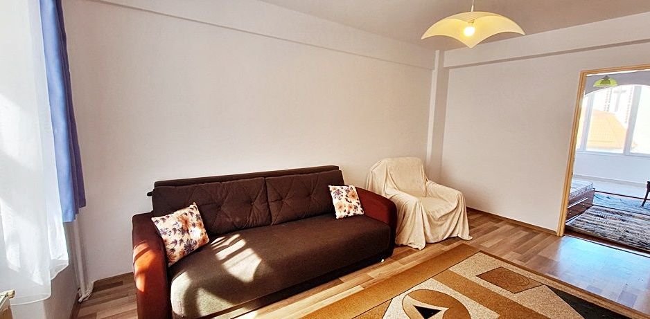 Centru, lăngâ Filarmonica, apartament cu 2 camere mobilat și utilat 400 euro/lun - Poză 2