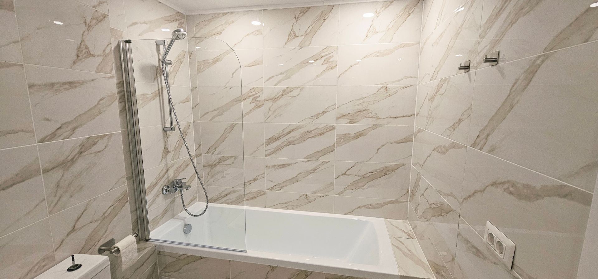 Sea View Olimp, Apartament 3 camere mobilat, vedere la mare - Poză 11