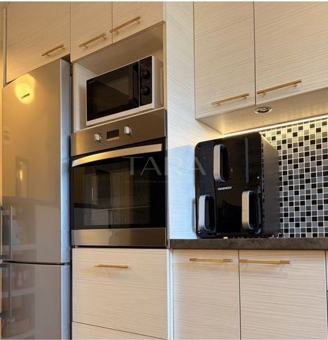 Apartament 3 camere decomandat, renovat complet, parcare și pod. - Poză 2