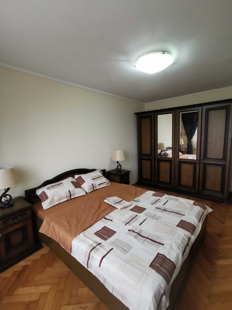 Apartament 3 camere decomandat- Calea București, zona Institut - Poză 1