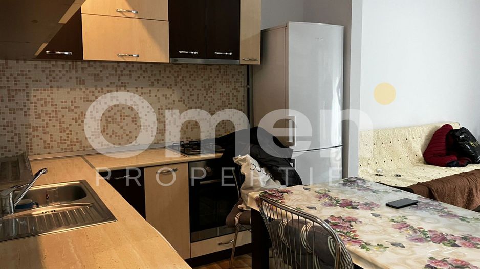 De închiriat – apartament 2 camere decomandat, str. Victoriei, 50 mp, etaj 1 - Poză 1