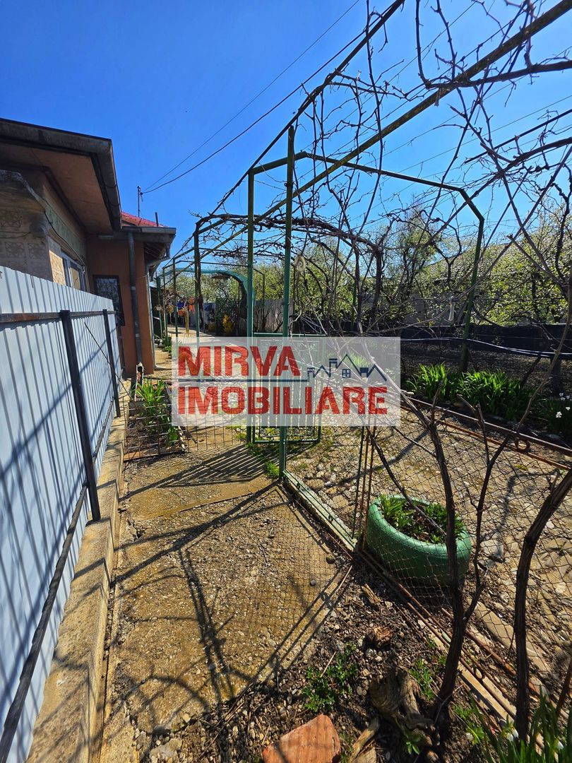 Casă 4 camere, 685 mp teren, renovată 2011 – Mănești, Zalhanaua - Poză 49