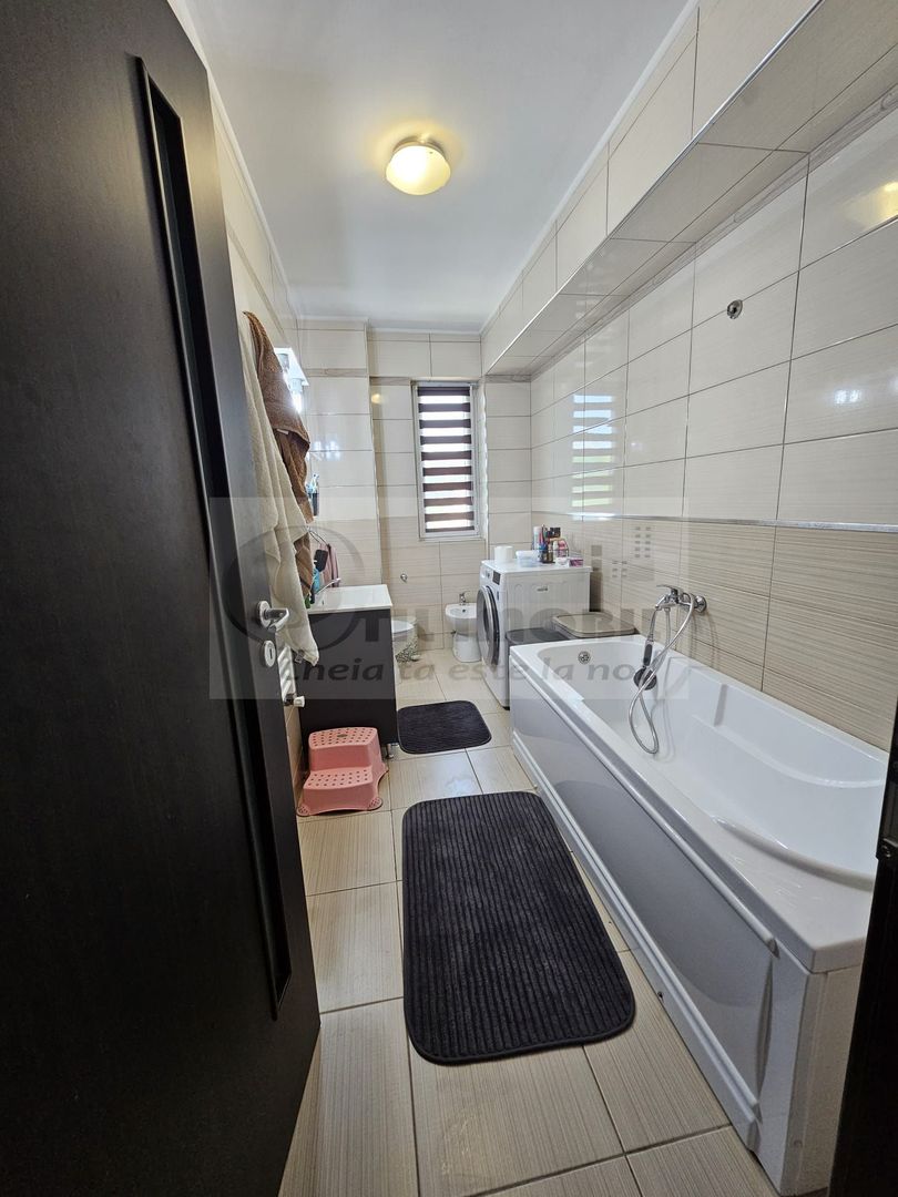 Bucium apartament 3 camere decomandat 145.000 euro - Poză 11