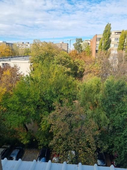 Apartament 3 camere Favorit metrou - Poză 2