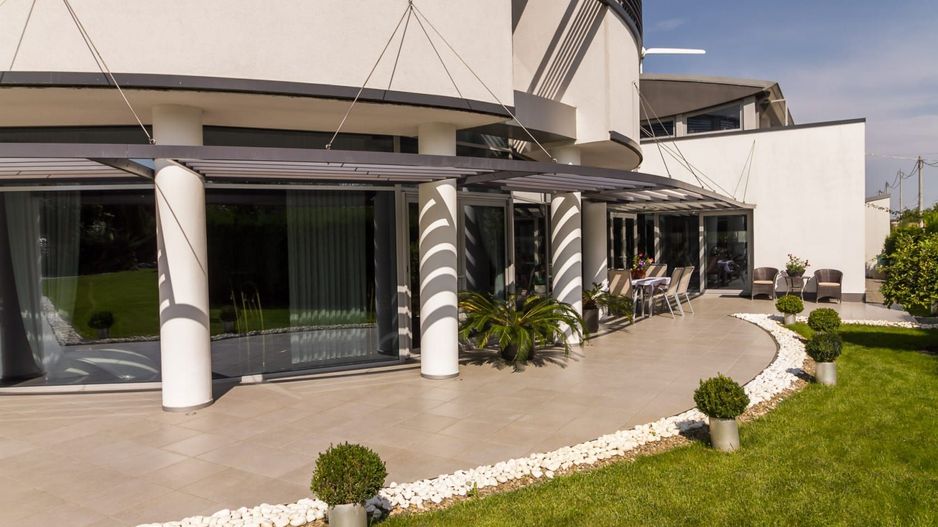 Bijuterie Arhitecturala Premiata, cu Piscina si Tehnologie Inteligenta - Poză 9