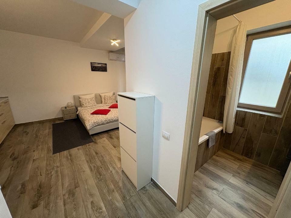 BRASADAS închiriază garsoniera in zona Unirii 2018 balcon. - Poză 3