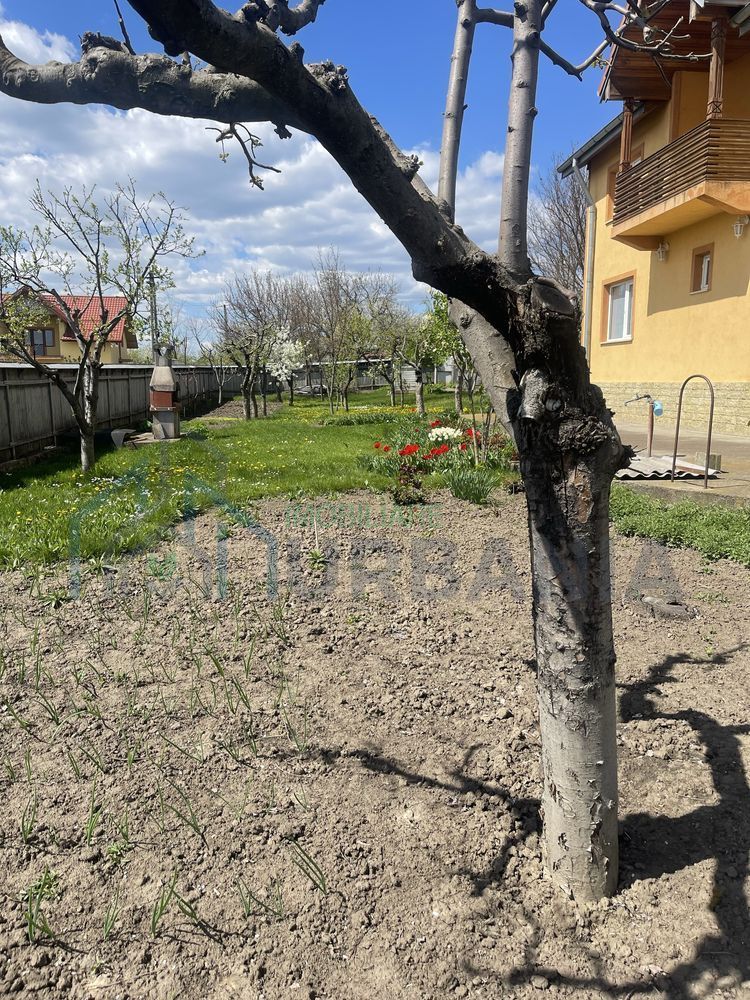 Casă cu etaj, Gropnița, sat Bulbucani – central, mobilată complet - Poză 4