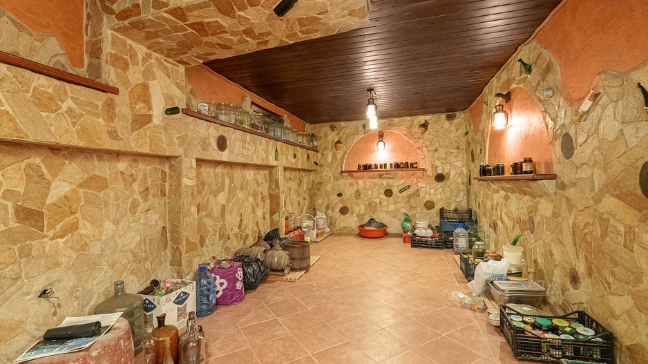 RAHOVA Salaj Vila 2007 S+P+1+M calitate superioara 370 mp - Poză 30