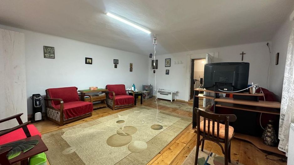 Casa individuala cu teren generos – 8.356 mp – Tichindeal, jud. Sibiu - Poză 5