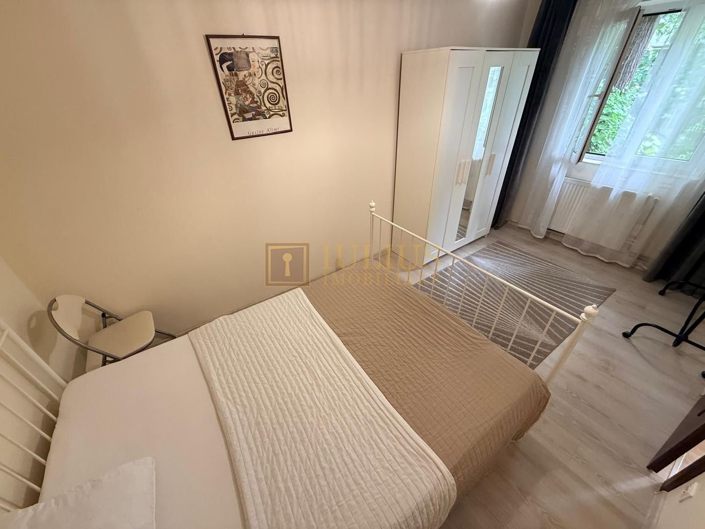 2 camere| Dacia-la 8 minute de Iulius Mall| centrala proprie| apartament frumos| - Poză 3