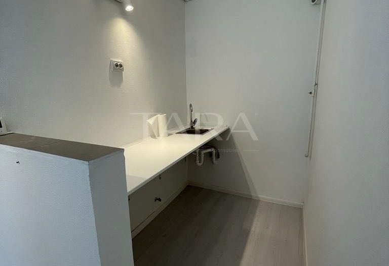 Andrei Mureșanu, Piața Engels. Vanzare apartament cu 1 camera. - Poză 3