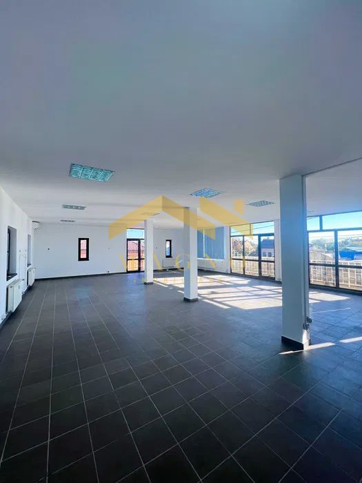 Spatiu comercial/birouri/cabinet - Poză 1