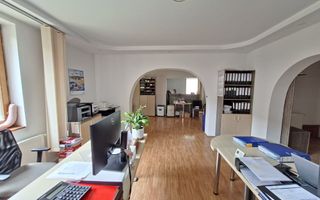 Spatiu birouri casa individuala curte proprie 9 birouri Selimbar - Poză 2