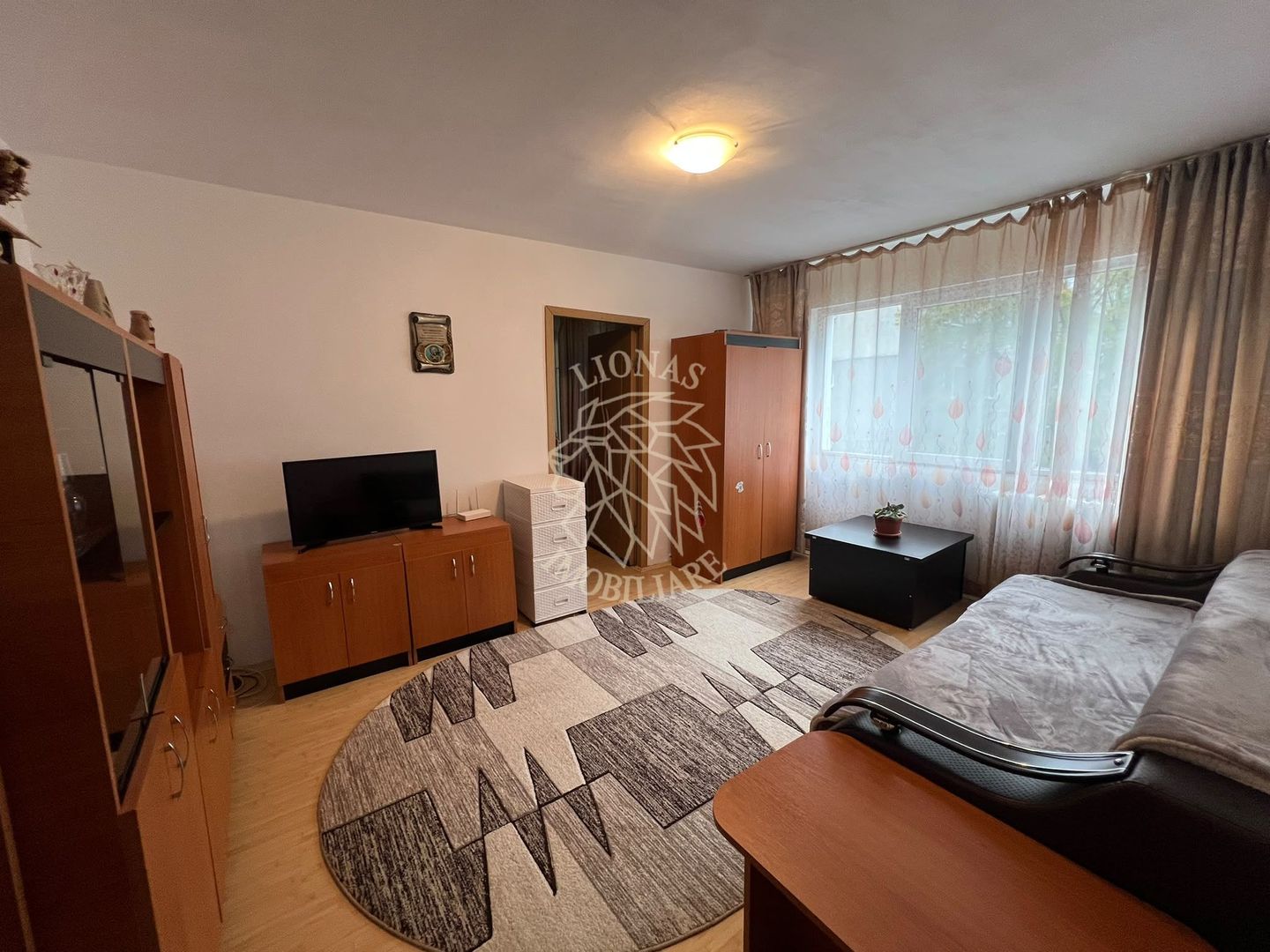 Apartament 2 camere-etaj 2-balcon-Zona Lama - Poză 1