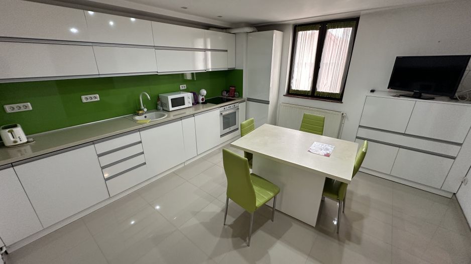 Apartament cu 3 camere în zona P-ta Unirii - Poză 6
