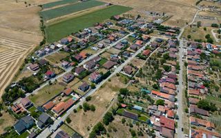 Loc de casă în Sânleani 420 mp - Poză 3