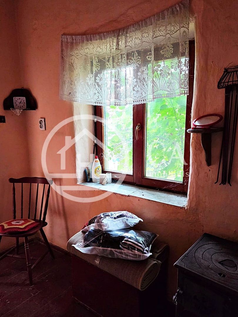 Casa de vanzare cu 4 camere si teren de 1520 in satul Batar, Bihor - Poză 8