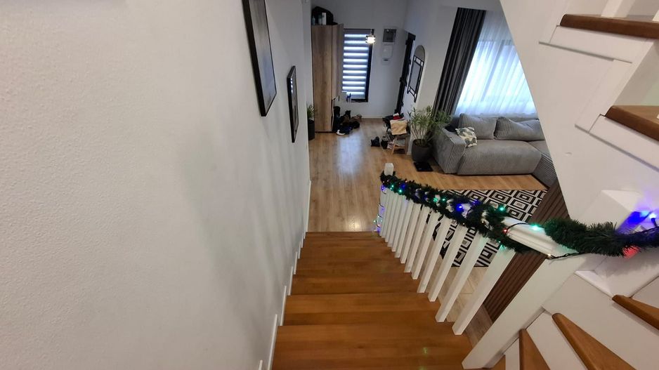 Casa in cartier exclusivist - Poză 5