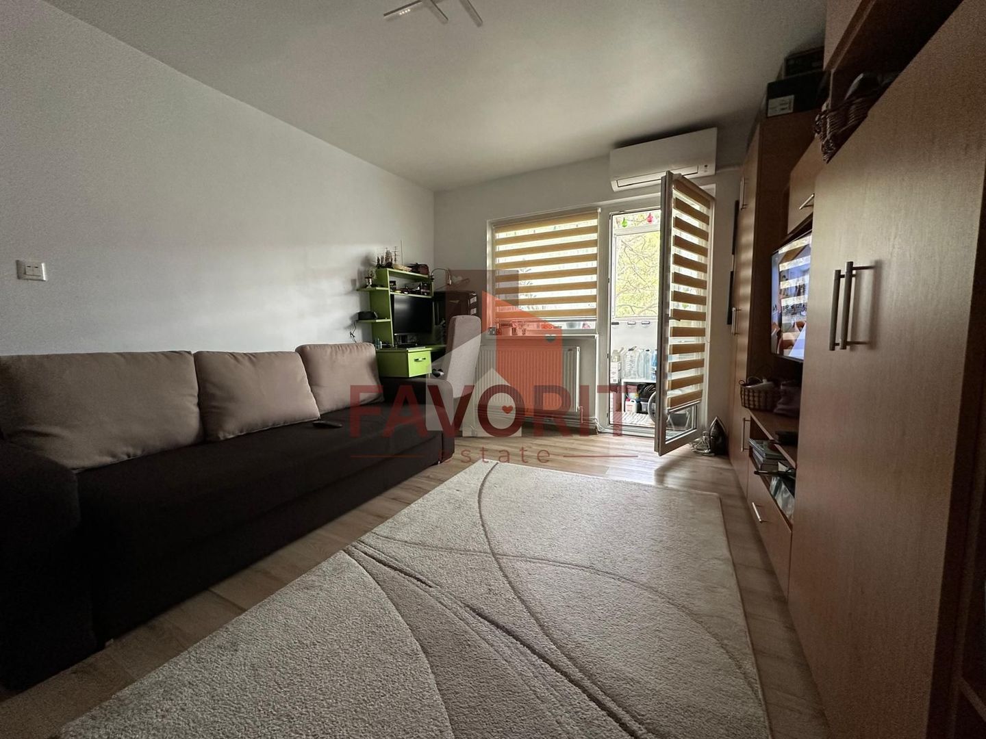 2 camere | etaj intermediar | centrala proprie | zona excelenta | - Poză 3