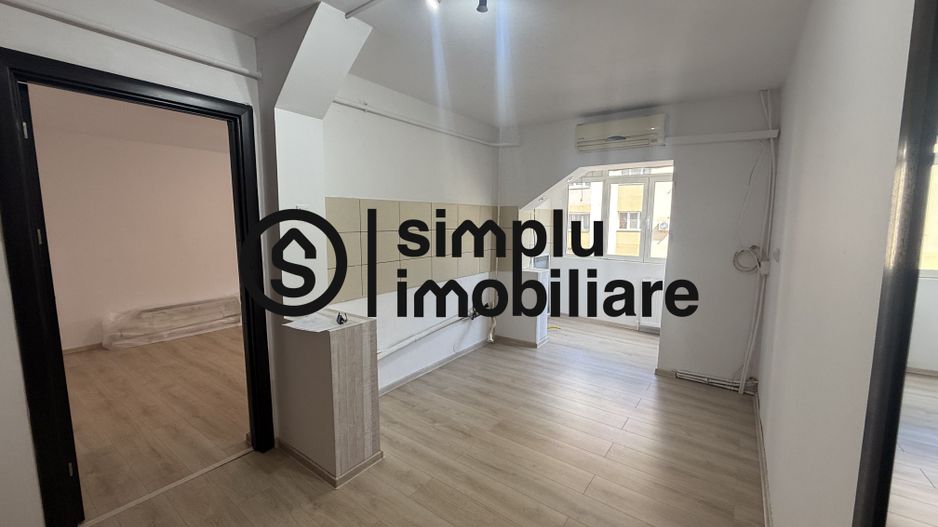 2 decomandate, centrala, etaj 1/4 - 1 Mai - Poză 1