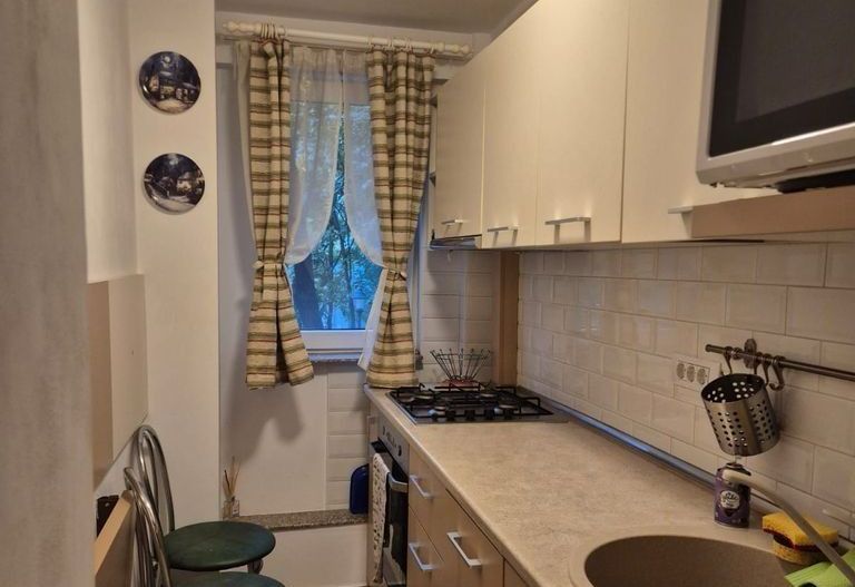 Cameră de inchiriat într-un apartament 2 camere, 3 min metrou Raul Doamnei - Poză 3