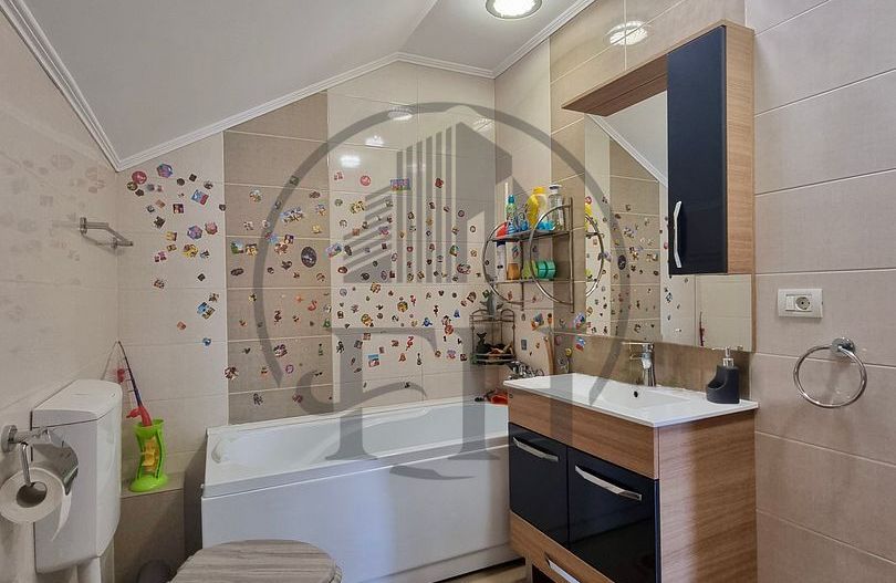 VANDUT/ SOLD - Casa / Vila de vanzare Valu lui Traian - Poză 17