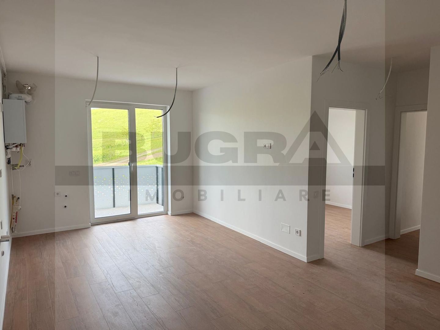 Apartament de 3 camere finisat, bloc nou, parcare, zona Penny Apahida - Poză 2