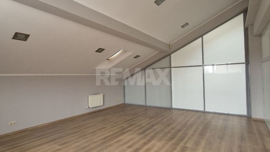Spațiu comercial cu 6 camere de închiriat în Centru, Chișinău - Poză 6