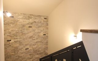 Apartament la casa, 2 camere, 2 bai, centrala proprie. - Poză 10