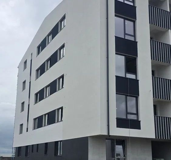 Apartament cu 3 camere de vânzare în Calea Bucuresti, Craiova - Poză 2