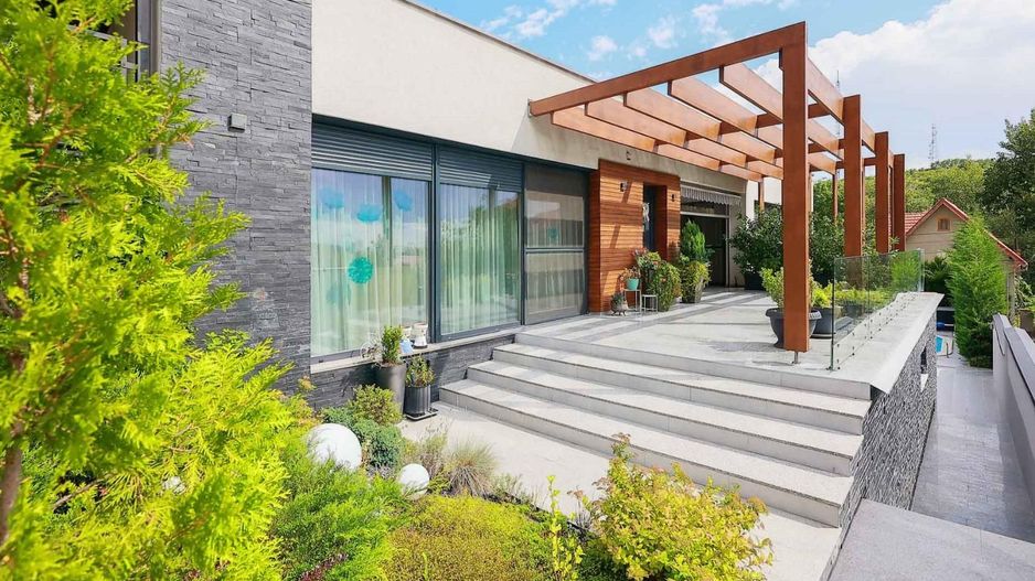 Vilă cu piscină, design mediteraneean. 410.000 E (neg, comision 0) - Poză 6