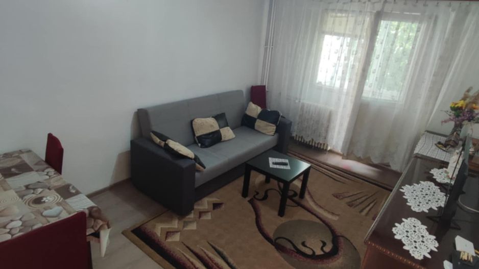 De vanzare apartament 2 camere - Poză 4