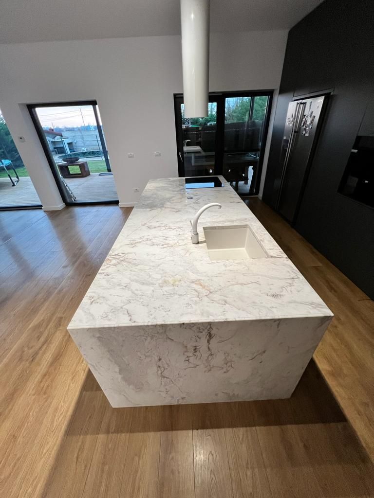 Locuinta moderna spatioasa cu garaj - Poză 3